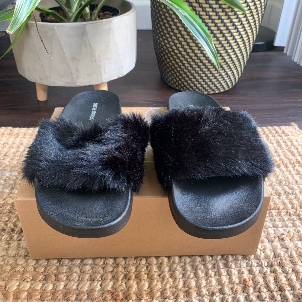 STEVE MADDEN Slippers